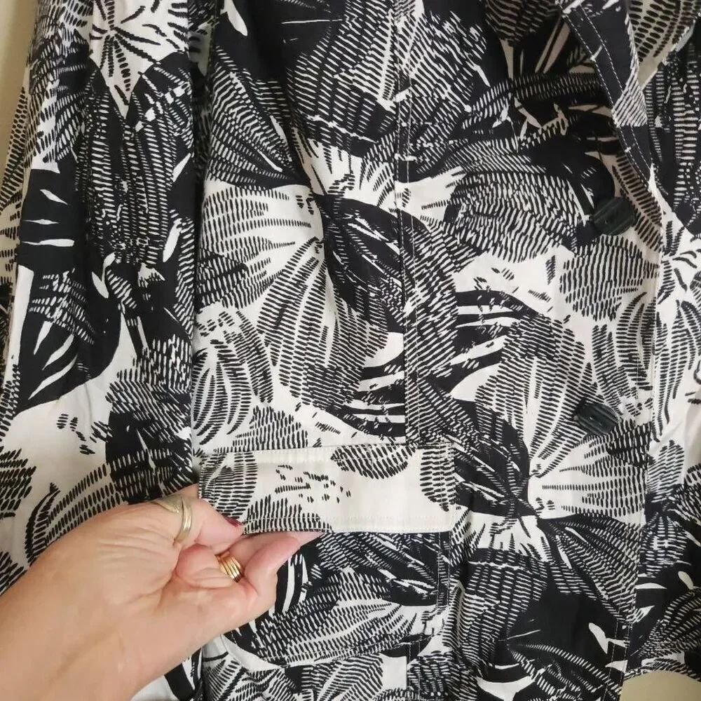 J5  Coldwater Creek Black and white floral jacket - Picture 6 of 15